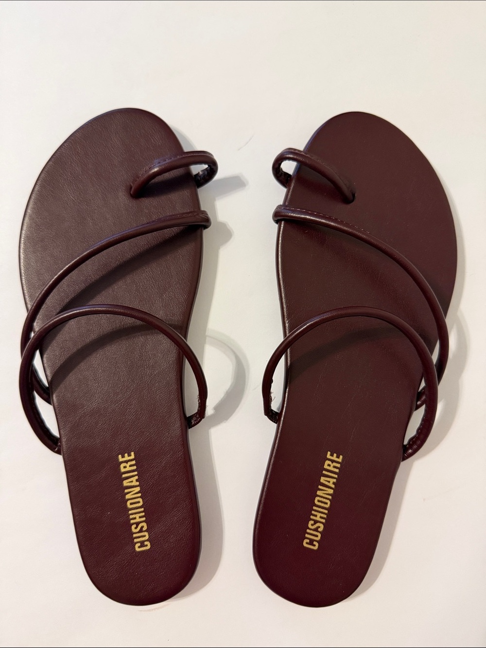 Cushionaire Women's Strappy Slide Sandals in Burgundy - Brand new